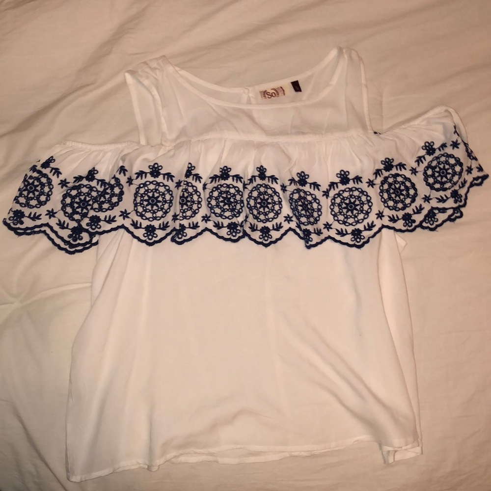 Women’s SO tank top/ off the shoulder shirt!!